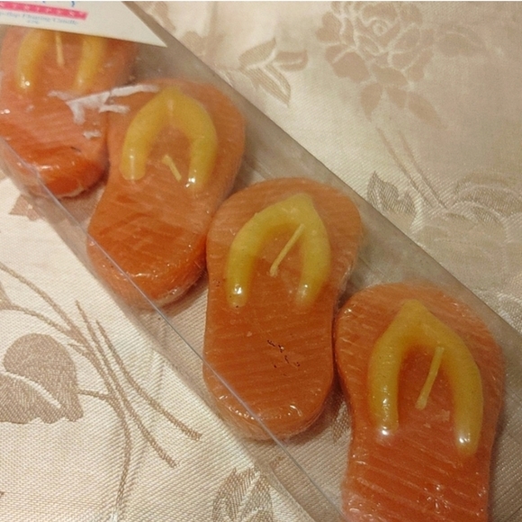 *TRADEWIND BAY Flip-Flops Floating Candles 4 Pk - Picture 1 of 4